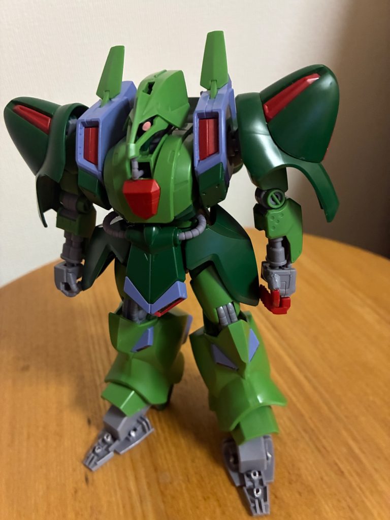 パープルのカラーレシピが見つからない😭パープル基調にして、そんなに難しくなかったはずです🙇‍♂️足は、写真の外しパーツ接続ピンを、アトハメの斜めカットしておけば、コンパチ仕様に出来ます😊