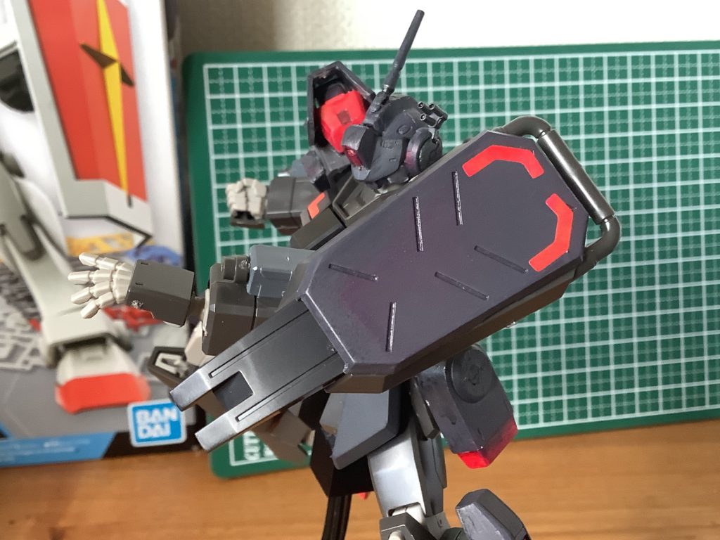 武装③ショルダーシールド本機の左肩に装備されている防御用装備。任意でパージすることが可能。