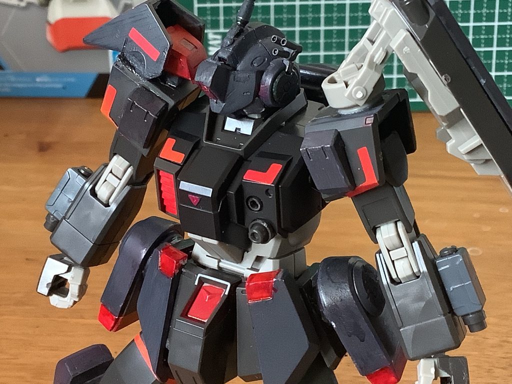 右肩にガンヴォルヴァのパーツ、腰にインパルスなどを追加しました。