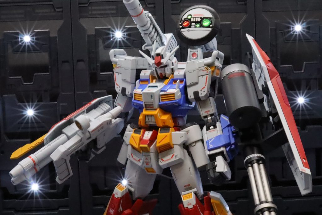 シールドは、サンダーボルト版のフルアーマーガンダムから、ディスクレドームは、ゼータプラスから。
