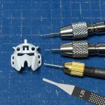中の人 in アリュゼウスνガンダム量産型のフェイス改修サイドのダクト穴開け90[…]