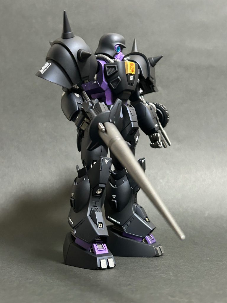 差し色の紫はクレオスのメタルバイオレットコクピットハッチはガイアのパールゴールドトップコートは、ガイアのフラットクリアプレミアム