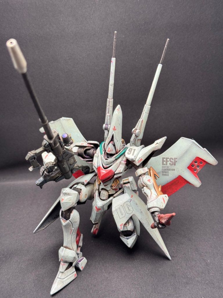 立ち膝…は出来てない…腰アーマーで支えてる