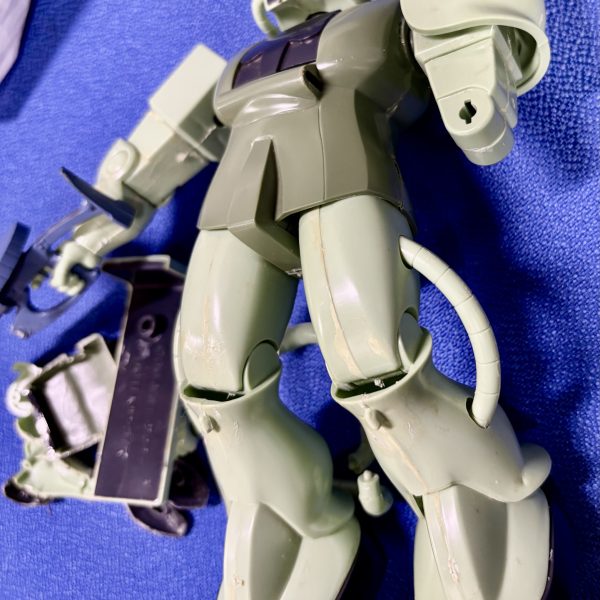 身に覚えのある方に次ぐ！ベッタベタに😮‍💨やっちまったな？？😡関節も逆だよ？？🥵この子、１９８１年製造だって。。。😇落ち着いてきたし😅とりあえずレストアしなきゃ…✨（2枚目）