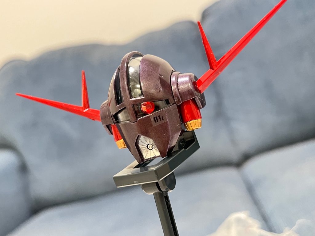 ジオングを”Last Shooting”させてガンダムと撃ち合います。ジュエルシールはアイ部品を合わせて込めるとマスクが壊れるかもしれなので、元の部品をオミットしました。