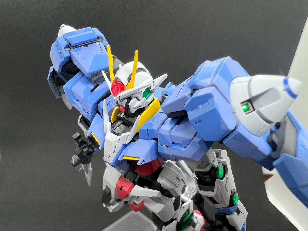スプリッター迷彩は文明の力に頼るのが一番手っ取り早く、ハイキューパーツのスプリッター迷彩用のマスキングシールを使いました。