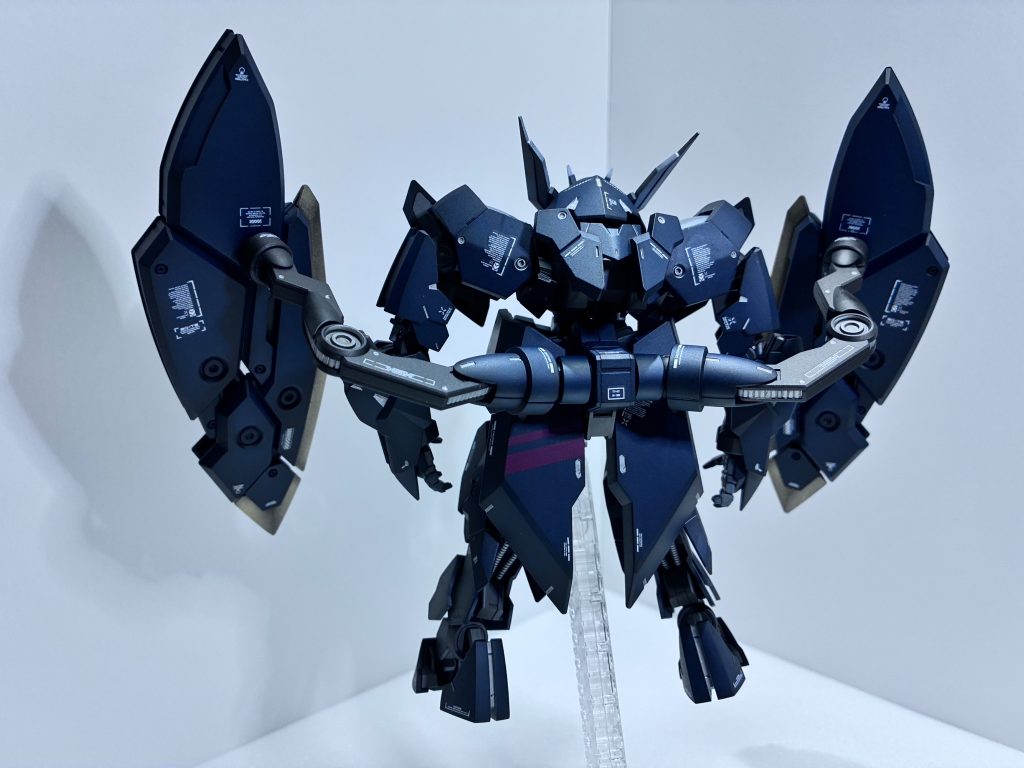 ガンダムザガン–3枚目/制作者：BEEF