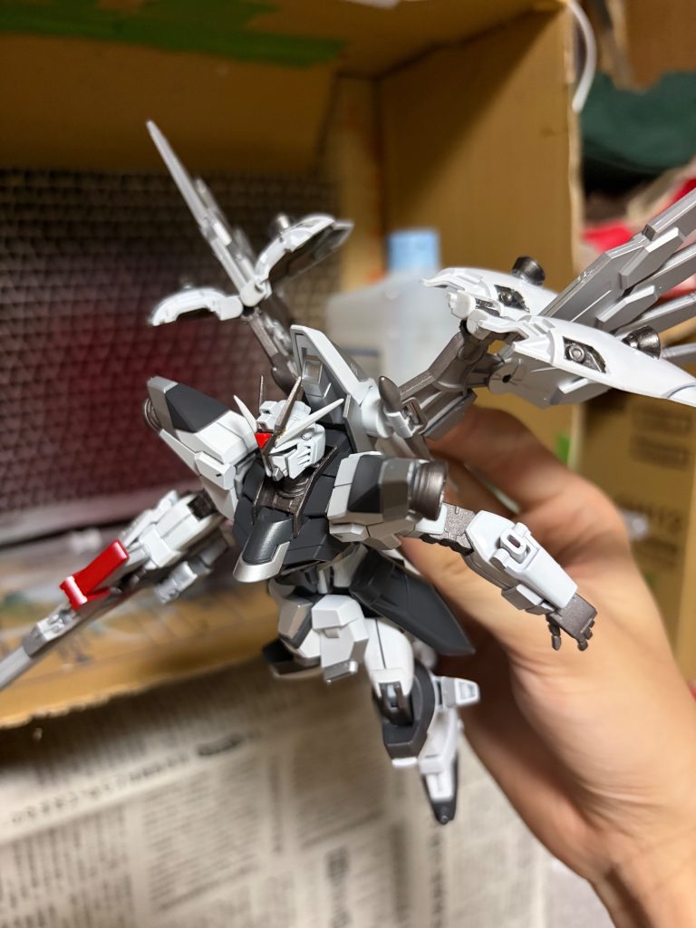 ブラストユニット支援機[ブラストディフェンダー]と合体した形態。サーベルは無いものの、高機動ウィングとロングライフルにより火力と機動力を両立したバランスタイプ。