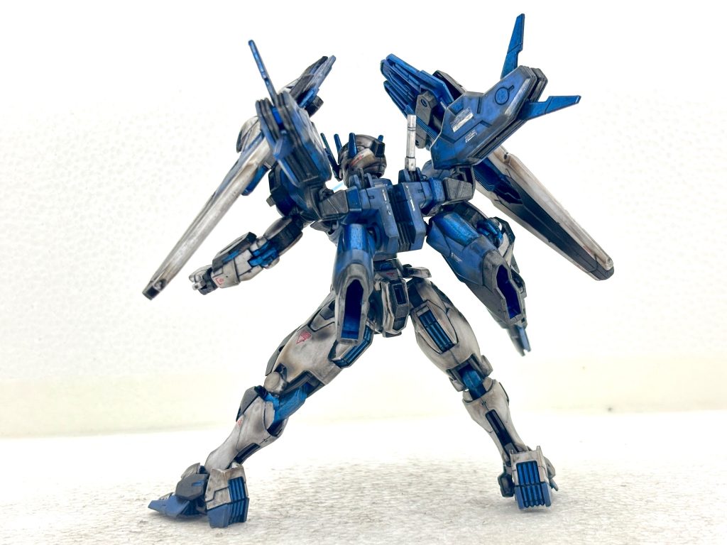 サーベル構え。背面。