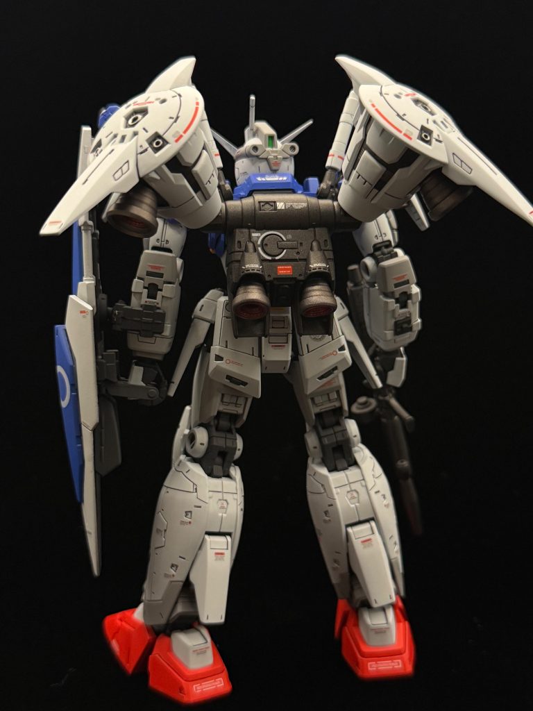 デカールはいつものように、モリモリで、ハイキューパーツやロボデカールなど市販のデカールを貼り付けメインは、グレーとレッドのツートーンカラーです