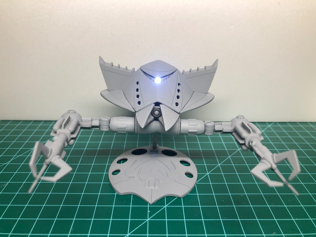 サフ吹いて全体のチェック。モノアイ点灯テスト。