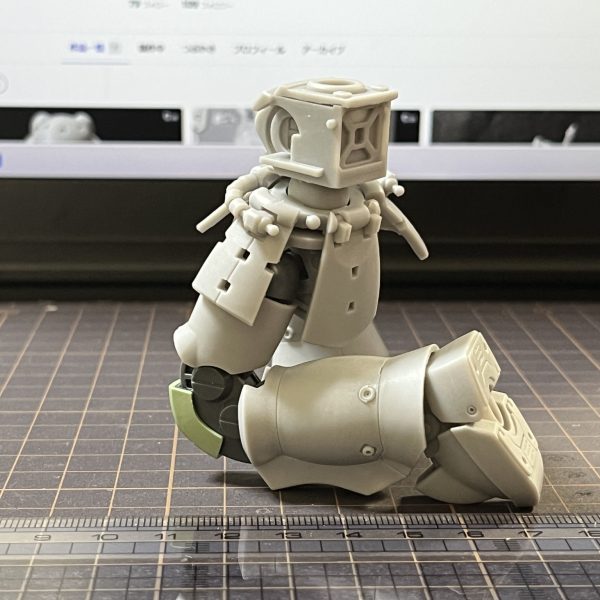 はい、ユルユルお爺苦闘の公開による皆様のご機嫌伺いの時間ですよ♥。&nbsp;クリアランスの余裕と欲望(笑)を詰め込んで脳内構想したものを現実の素材強度と解像度に当てはめてみる。&nbsp;問題と対策・スタイル(外形/ポージング時)及第点。部品クリアランス詰めとスカート接続部切り欠き(開閉可動余裕)増量。・胸と肩構造のハメ合わせダボ(差し込み)を強化。・首可動枠増量。継続事案・自前頭部・膝関節外装テストプリント準備。・ザクマシンガン検討開始。・ザクバズーカ検討開始。・ヒートホーク比率改善版検討開始。　…ということでお風呂で考えてくる…。&nbsp;ハニー：また失神寝落ちしないでよ？チェックに行くわよ！&nbsp;…お手数おかけします…(^^;)。　そんな中・更なる蛇足：(今後)パルスケーブル可動成立により…自家製可動指検討開始？&nbsp;溺れてなかったら…続くよっ。&nbsp;（3枚目）