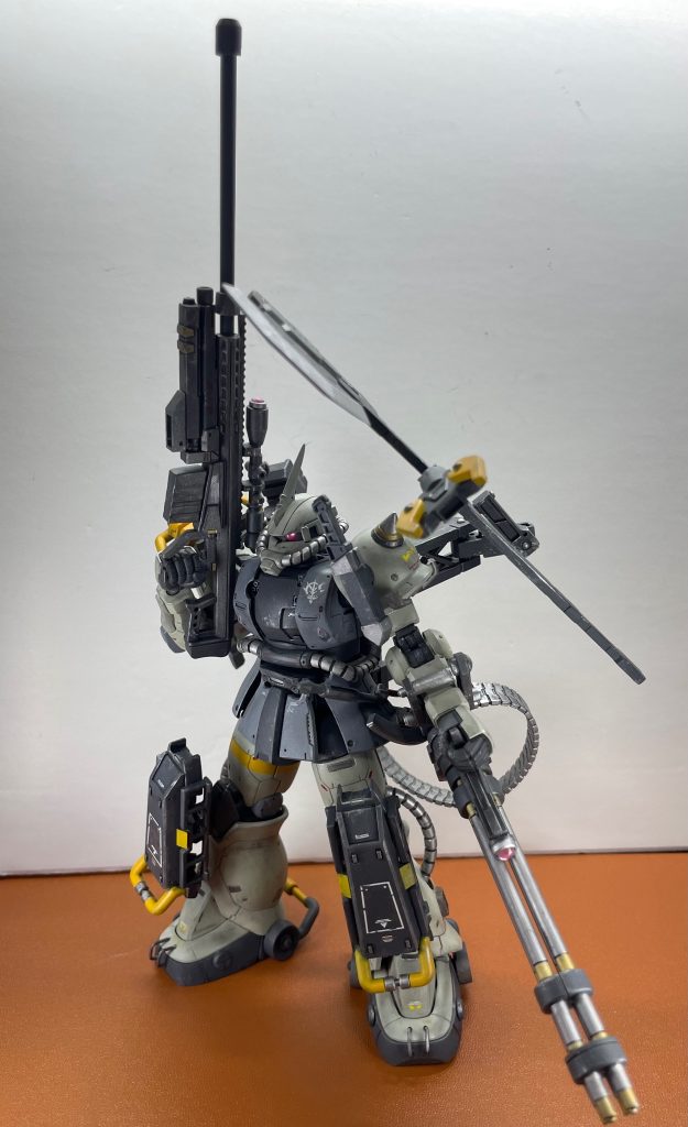 タイトルについてですが〜もしもイオがジオン軍側だったら〜と妄想から始まります。先日サンダーボルトの漫画を読んでまして、1コマでイオがアトラスガンダムの『火力が少ない！フルアーマーガンダムみたいにしろ！』みたいなシーンがありまして。そこに感銘したのです。続く