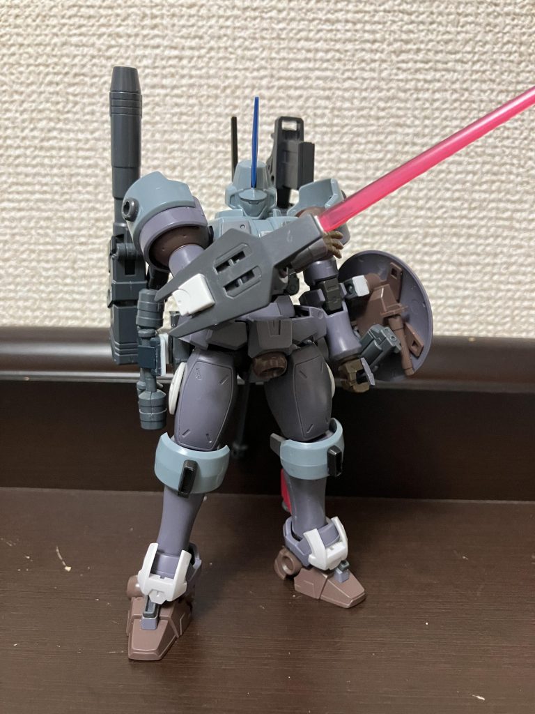 作品名：レザブレ<p>一応レザブレっぽい物作りましたw本当はもうちょい凝った感じの作りたかったですが、良さそうなジャンクもないし俺の発想力ではコレが限界…w しかしアレだ、改造の為に色々動かす度に関節がヘタって来るのがツライw😂</p>
