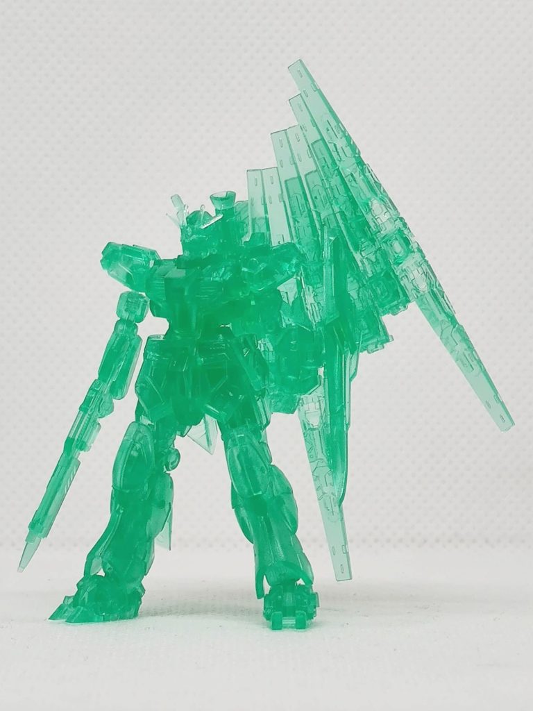 今回はレアカラーでした。クリヤーカラーだと形状が分からない。合わせ目消しがやり辛い・・・。