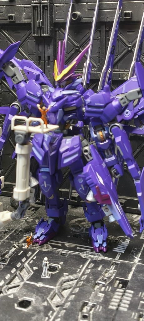 残念ながら、この機体は厄災戦中にMAと相打ちになって大破が確認され、パイロットが誰かなどと共に、MAやプルーマにハッキングできる技術は失われてしまった。MA撃墜数１・・・それがこの機体の最後の記録である。最後まで見ていただいてありがとうございます。