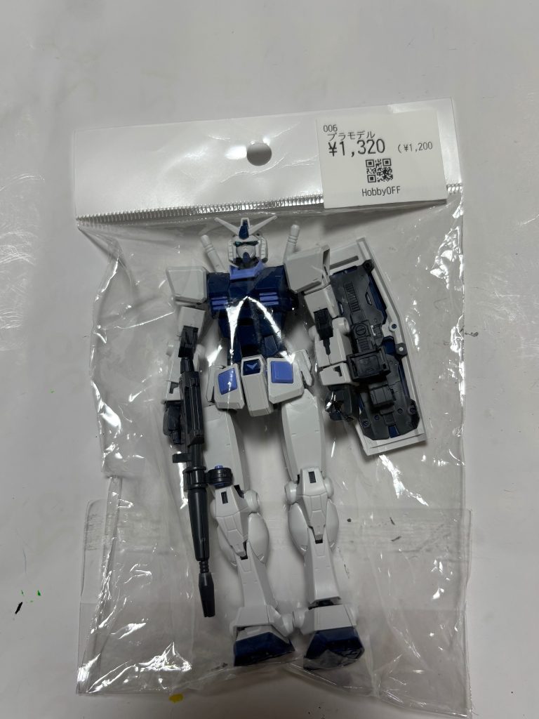 ビヨグロのガンベカラー。プレーンな完成品を見つけ「おお、珍しい」と手にしてから購入までの流れるような動きはまるでアライバの二遊間
