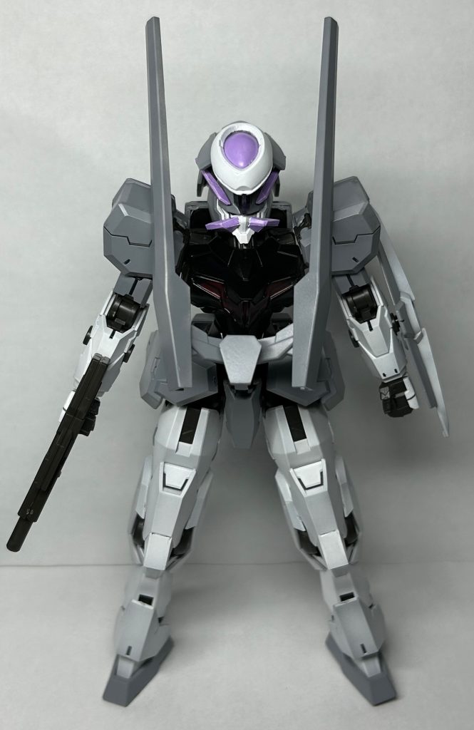 ・正面上から頭上の装甲はガンダムグレモリーとミカエリスをミキシングしています。