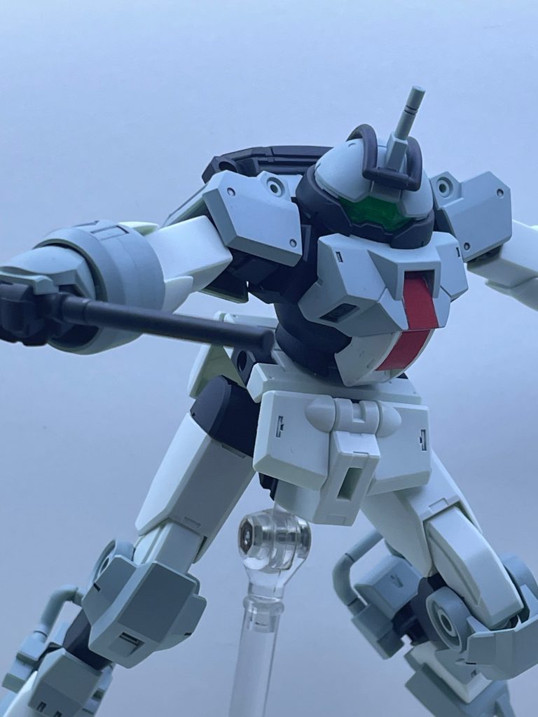 ポージングと言っても、この武器しかないので、ポージング幅はあまりありませんが。