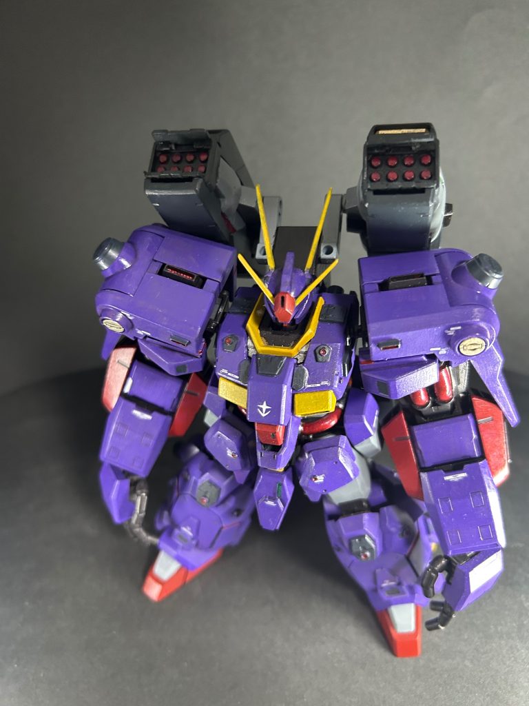 機動力強化のための8連ミサイルポット内蔵の大型バーニア。他にも様々なオプション装備が検討されている。