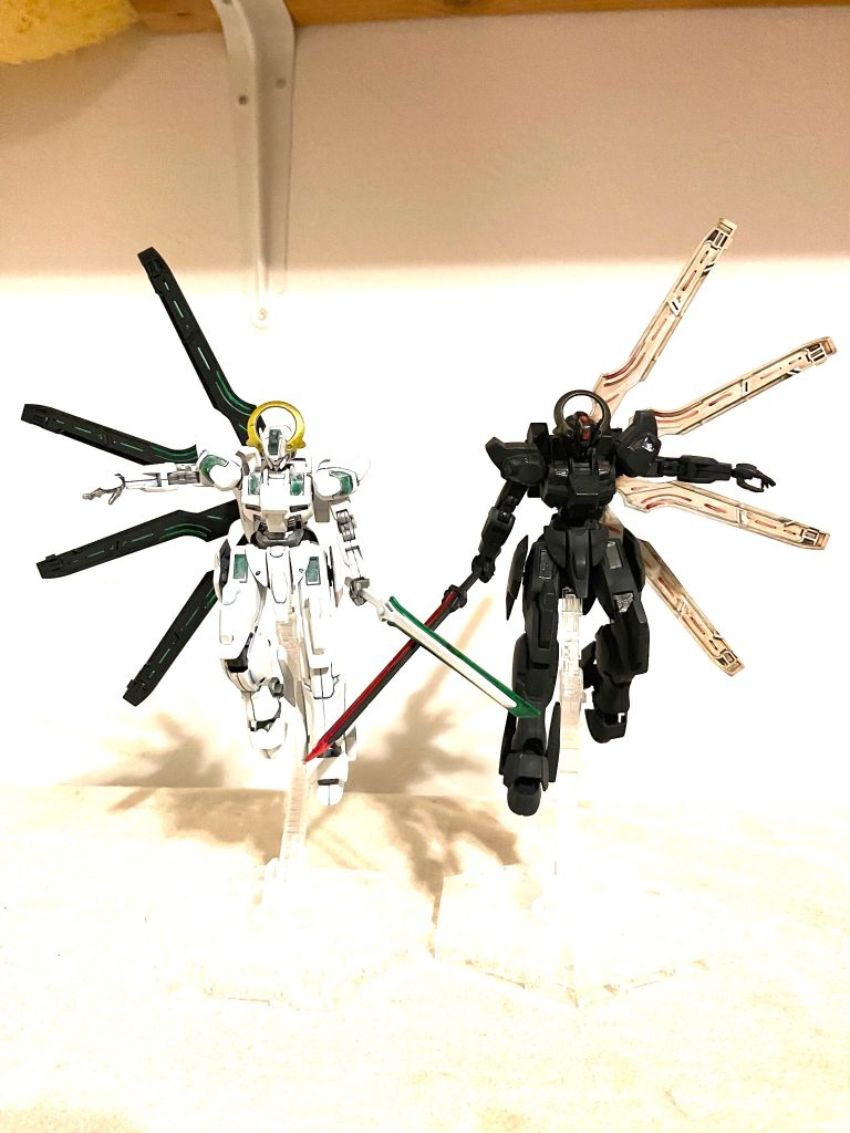 腰だけ2mm延長しました。スプレーで下地を塗り、後はアクリジョンやシタデルで筆塗りしています。今回はほとんど下地の色なのでずいぶん楽をしました笑