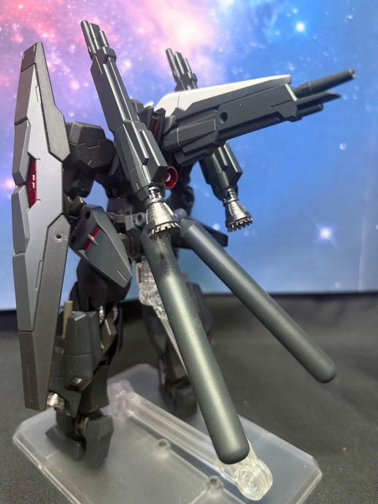 ガンビットは背部に懸架