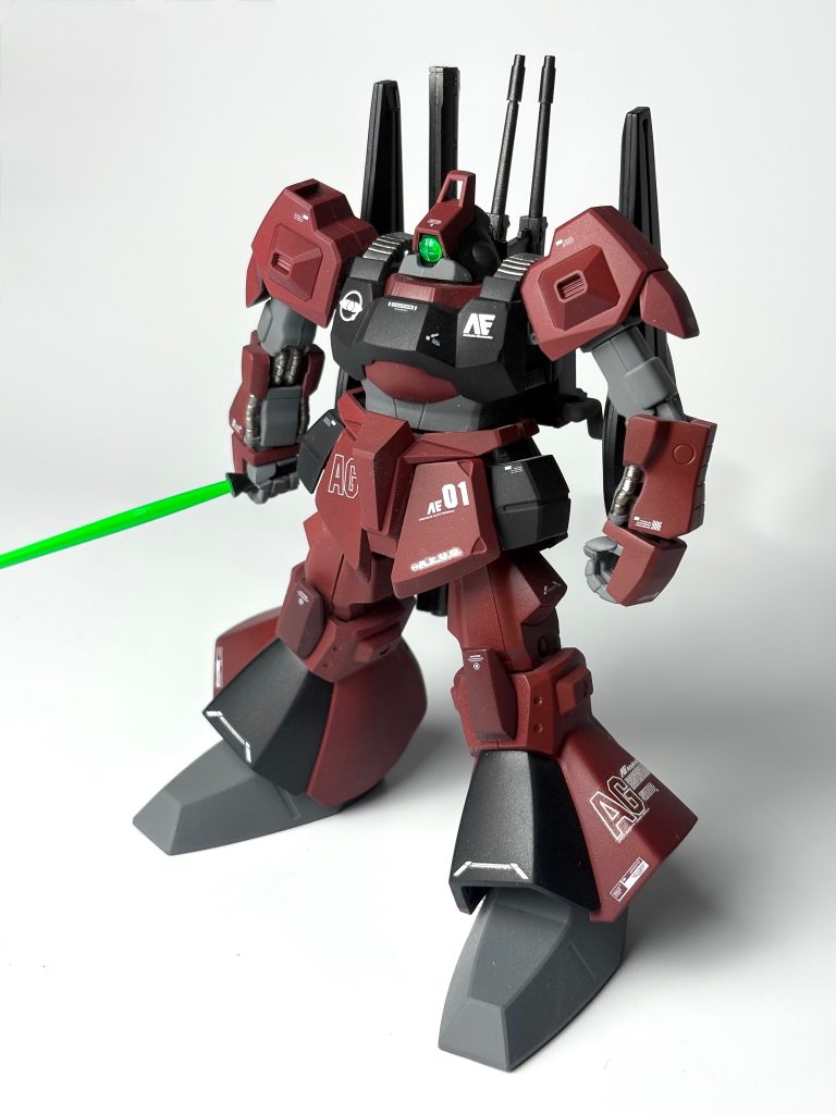 こちらはクワトロ機風塗装です。