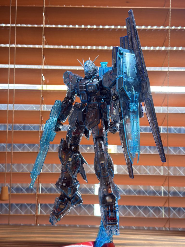 メカニカルクリア　νガンダム–3枚目/制作者：シマン