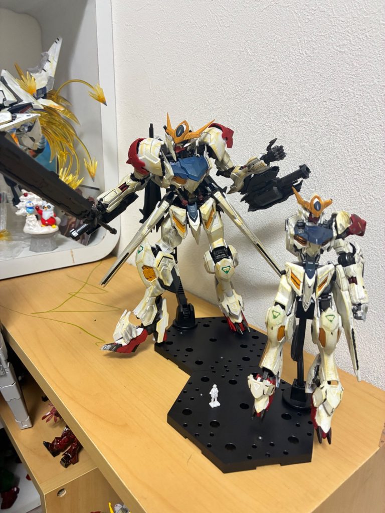 以前に作成していたバルバトスルプスも一緒に飾っています😄
