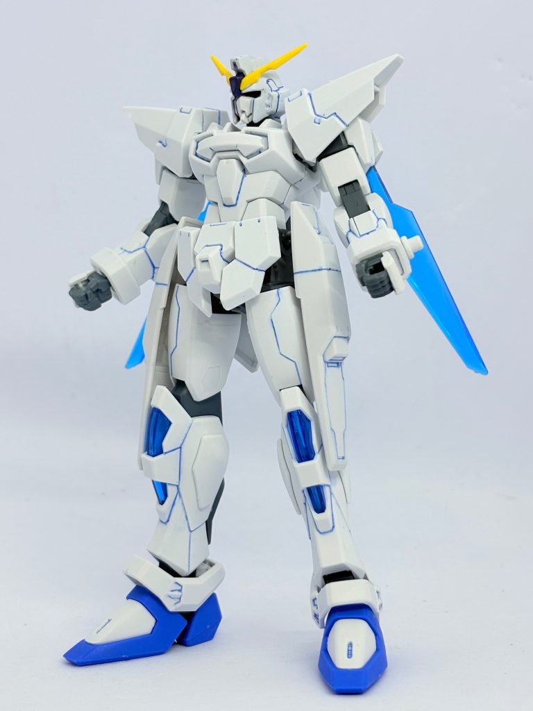 装備なし。頭部…イモータルジャスティス腕・胴体・腰…Gバウンサーサイドアーマー…トライエイジガンダム足…ビルドバーニング+フリーダムバックパックの羽…トランジェント&nbsp;ジャスティス系列は真ん中切り落としたらめちゃくちゃカッコいい王道ガンダム頭部になると気付き大満足。