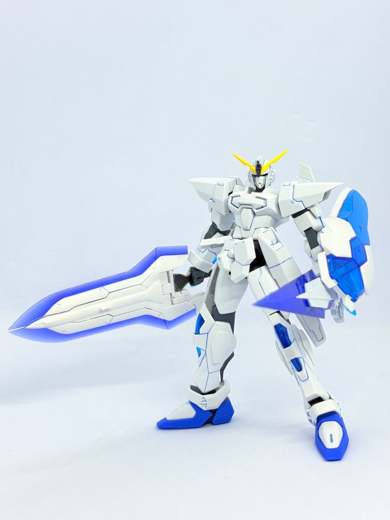 というわけでガンダムビアンカネーヴェでした。なんとか形になってよかった。私にしては珍しく肩がヒロイック系だ笑。イモジャのこの頭部アレンジは今後も使っていきたい。あえて残した黄色アンテナも差し色になって良い感じ。