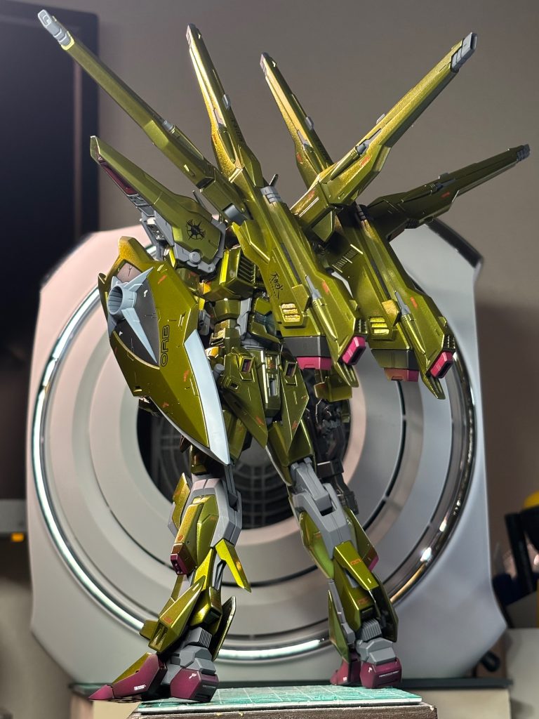 フレームの艶消しの装甲のコントラストがいいかなと！