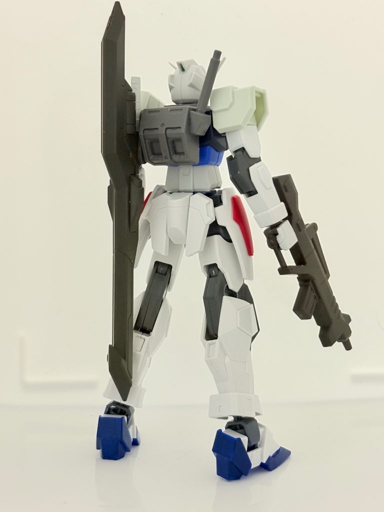 珍しく塗装前もある。この時はまだ膝のシャルドールがない。ケルディム+FXの足、めちゃくちゃ相性良くてビビる。盾は腕の内側にネオジム磁石埋め込んでネオジム接続。
