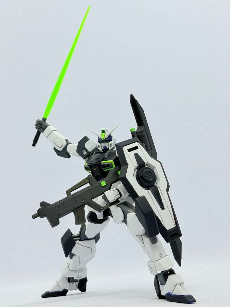 ビームサーベルとオーガンダムの盾。