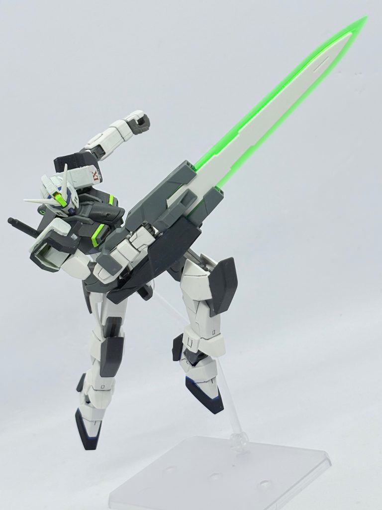 というわけでドロフォノスガンダムでした。色んなやつをツギハギした余りから出来たとは思えない感じになって満足。