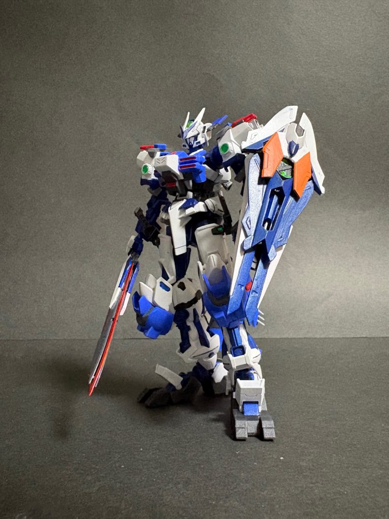 　もちろんストライカーなしのヌーベース形態もあります。胸と膝がデカいの結構スタイルを引き締められてる気がする。ちなみに、レヴィテータの性質上、重力圏外ではレヴィテータ部分はただの板切れになってしまいます。なので、これはあくまで地上戦、および月面戦用の形態です。