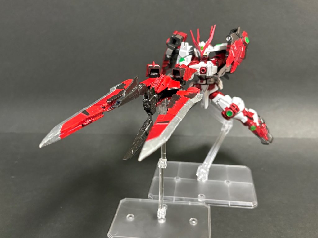 Ψフォルム　TAマレウスの斉射形態。ブレードバインダー部分を加速レールとし、アグニやカリドゥスに匹敵する大火力を放てる。　こういう変形玩具は妄想変形が醍醐味ですよね。尚、本家と違い、ケルメシヌスはバッテリーではなく半永久機関によるエネルギー供給がなされているため、大火力火器も安心してぶっ放せます。