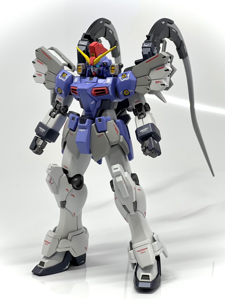 もちろんアーマーをパージすればノーマル形態にも。元のキットがスタイルも良好なのでこちらは特にいじらずディテールアップ程度に留めています。