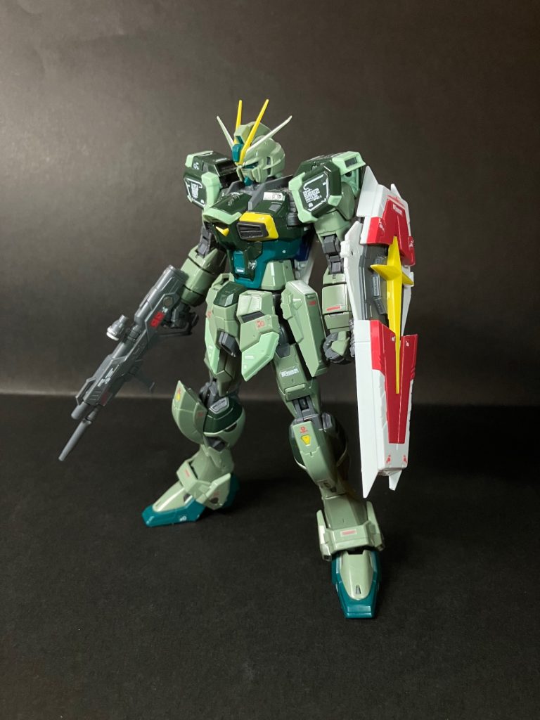 素体は一般販売のインパルスSpecⅡの色違いで、形状などは変化はありません。変わってるとすればデカールぐらいです