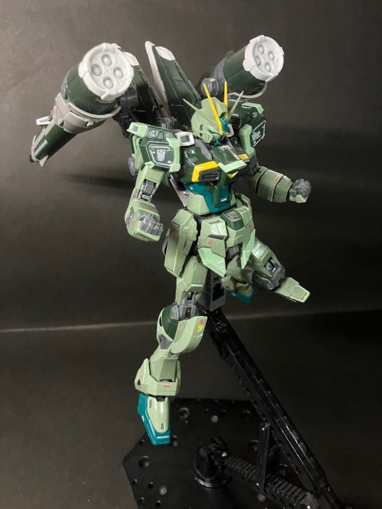 ミサイル発射！SpecⅠ (?)はカオスガンダムと同様のミサイルを使用していると言われているのですが、specⅡも同じミサイルなんでしょうかね？
