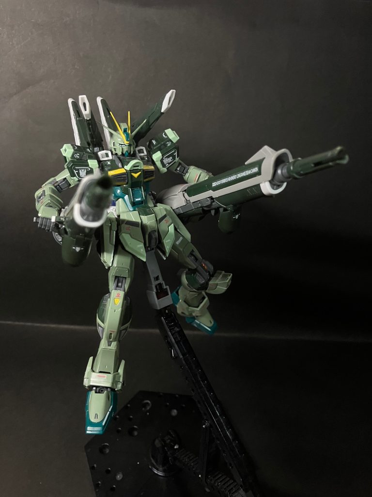 一斉射撃！！RGオリジナルギミックとして、ケルベロスの砲身が伸びます