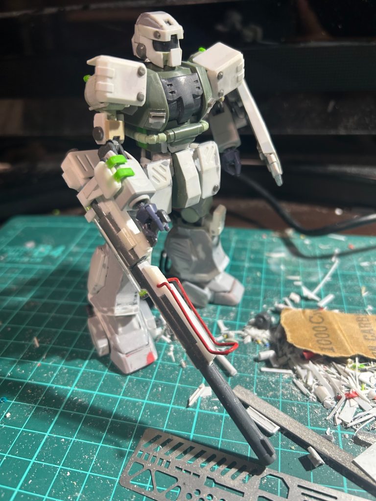 製作中です。元がザクなのがわかりやすいと思います。