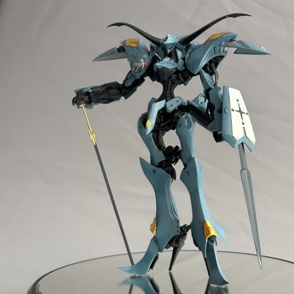 暫くガンプラ以外のプラモをいじっていたのでこちらへの投稿が滞っておりました。久しぶりにガンプラ再開のドワッジです。隠し持っていた旧キットとパチ組放置中のHGUCをミキシングして参ります。で、ガンプラ以外のプラモは、2枚目以降に。（4枚目）