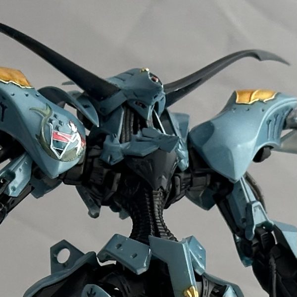 暫くガンプラ以外のプラモをいじっていたのでこちらへの投稿が滞っておりました。久しぶりにガンプラ再開のドワッジです。隠し持っていた旧キットとパチ組放置中のHGUCをミキシングして参ります。で、ガンプラ以外のプラモは、2枚目以降に。（5枚目）