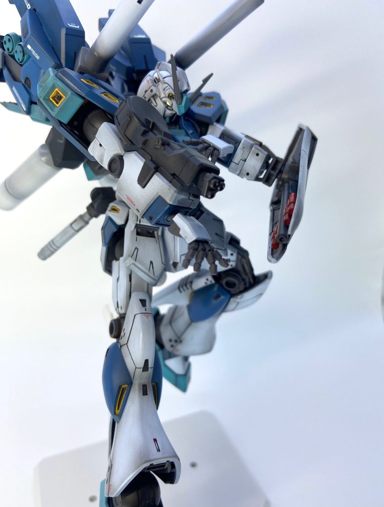 ガトリングがそそるイケメンです！このキットは関節の保持がバッチリ決まってポージングしやすいです！なにげにすごい事です！