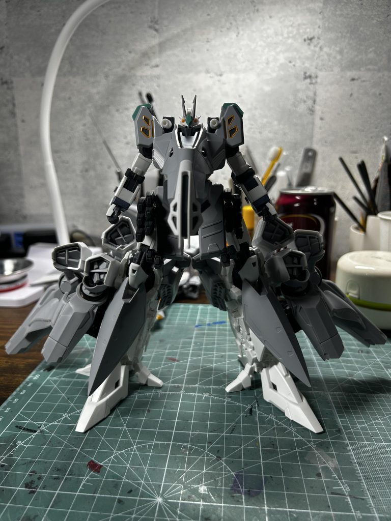 雨で作業が進まないので、量産型νガンダムをパチ組しました！ アリュゼウス部分はパーツ多いし、作ってる最中は何のパーツ作ってるのかイマイチ分からん。笑 肉抜き穴とかけっこうあるし、ちゃんと作るには相当な覚悟が必要そうですね [&hellip;]（1枚目）