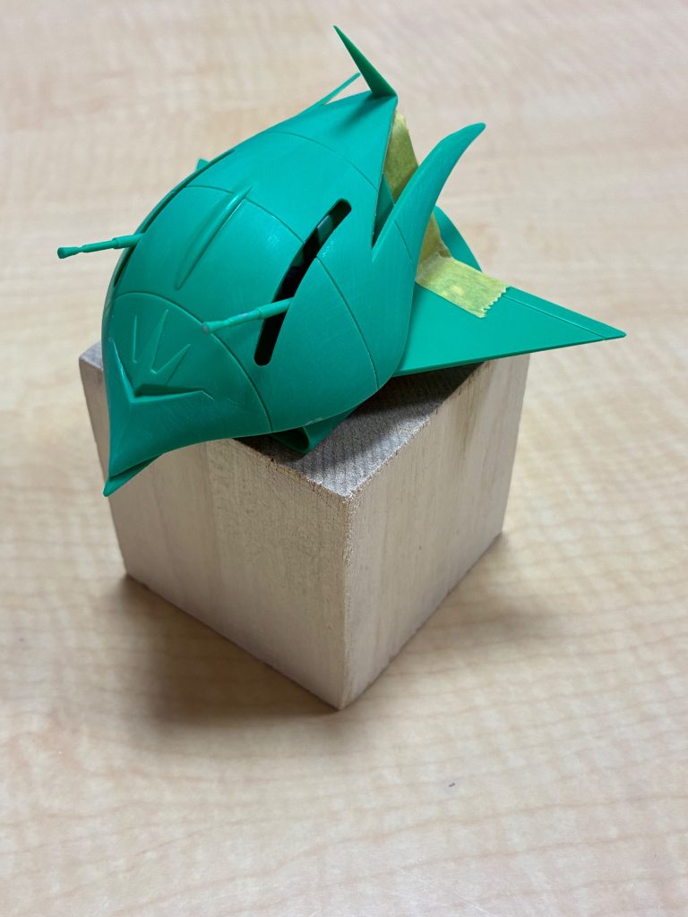 びっくりするほどシンプル。とんがりボウシというより卵ですな。