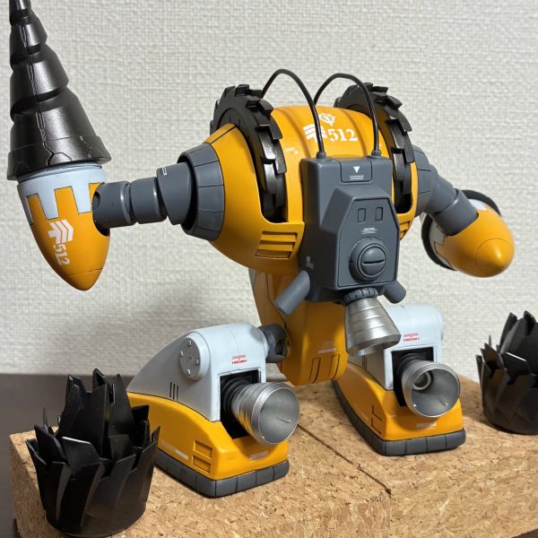 プロモデラー林哲平さんの作例記事を大いに参考にして、制作しています。なかなか完成しません…。ドリルと円形カッターを塗り直しました。アイアンからジュラルミンにしました。（3枚目）