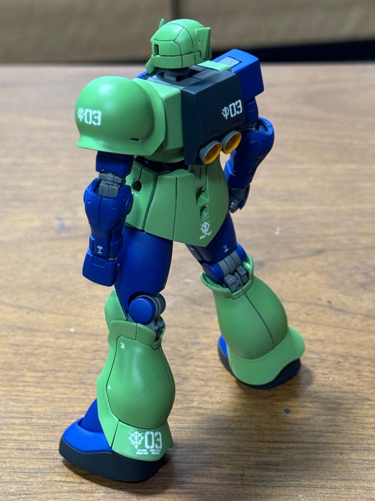 頭はHGオリジンザクⅡ高機動型から。残りの腕部はHGオリジンザクキャノンから。