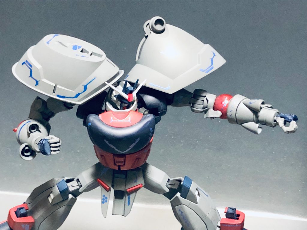 GQドムは肩の可動範囲が鬼のように優秀なので格闘戦ポーズがバッチリ決まります。レジェンドもSEEDアクション関節なので可動の相性は良いですね　格闘機としての派生も出して欲しいくらい